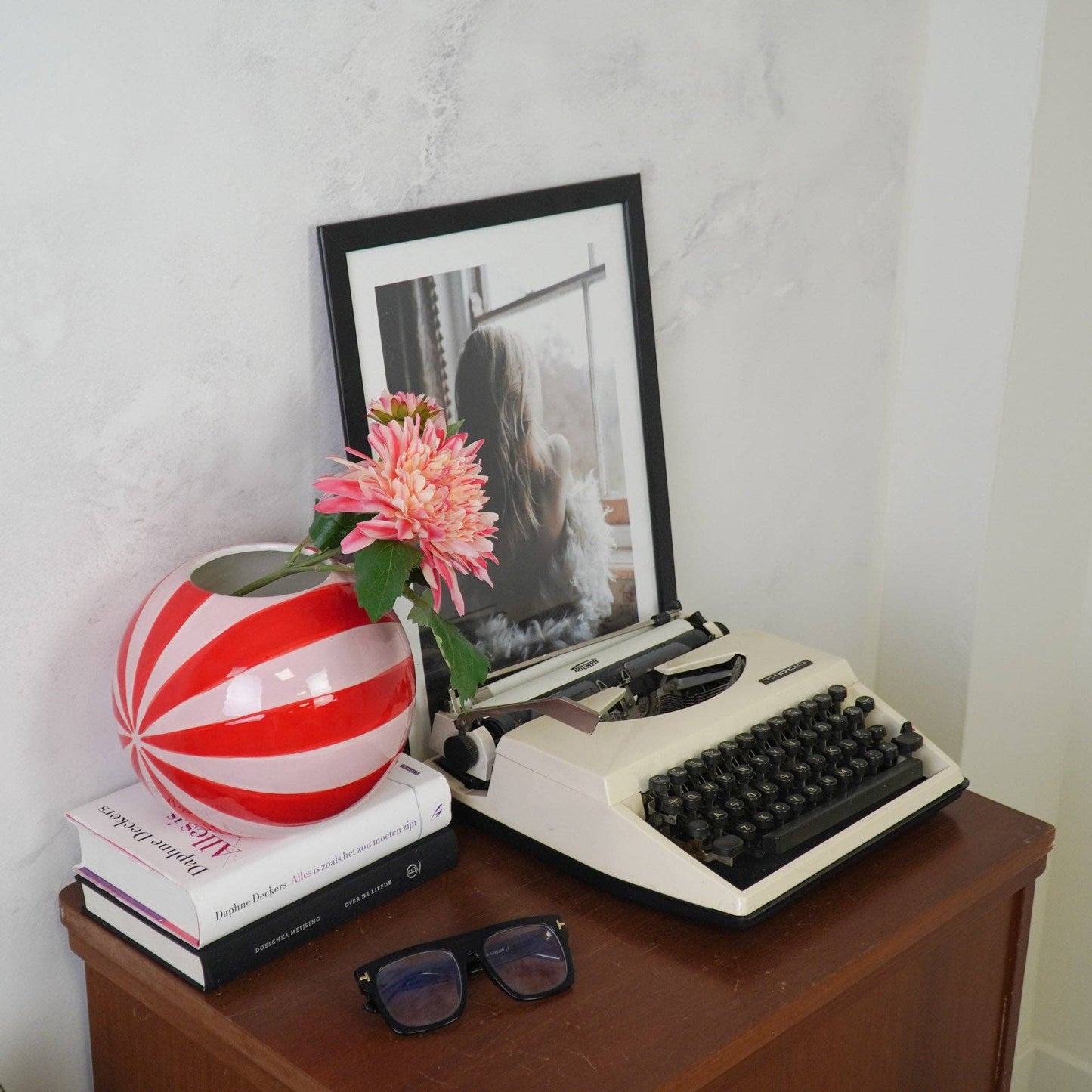 Vase - Swirl Flower Vase - Red/Pink - 20x20x20cm