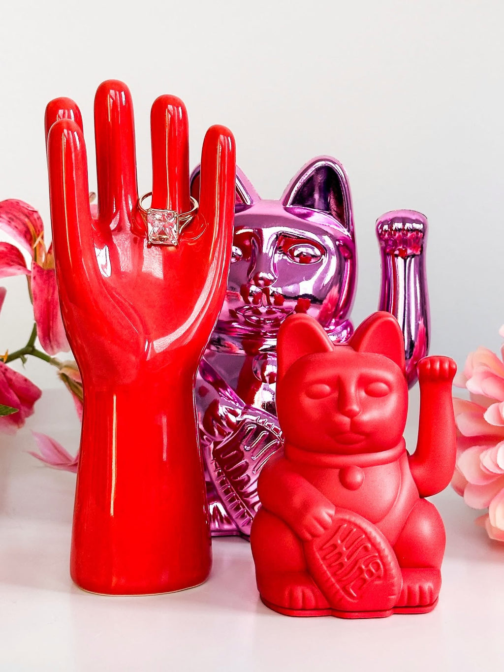 Roter Handschmuckhalter