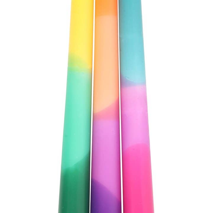 Set mit 3 spitz zulaufenden, mit Aura-Energie getränkten Kerzen