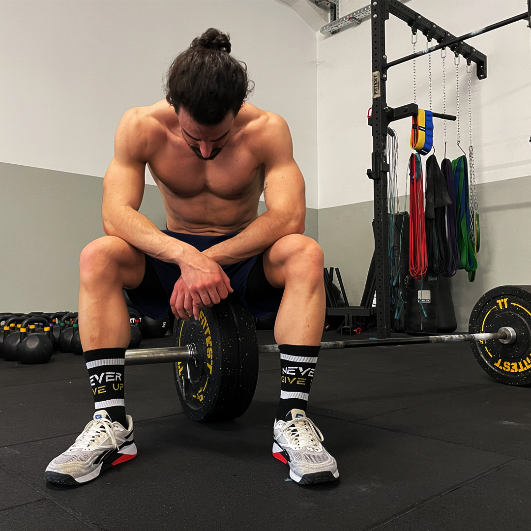 LES CHAUSSETTES NE RENONCENT JAMAIS AU NOIR