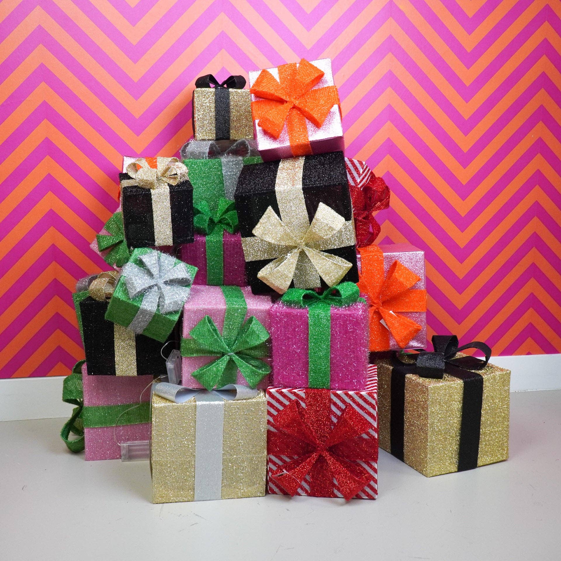 Cadeau de Noël LED - S3 - Polystyrène - Noir/Or - 15/20/25 cm | Design e regali originali