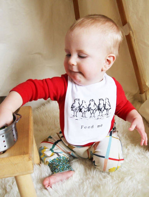 Designcadeau – bavoir feed me poussins the coin laundry 