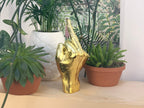 Sculpture Main The Finger Dorée – Bitten
