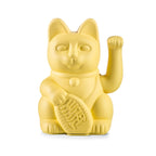 Glückliche gelbe Katze