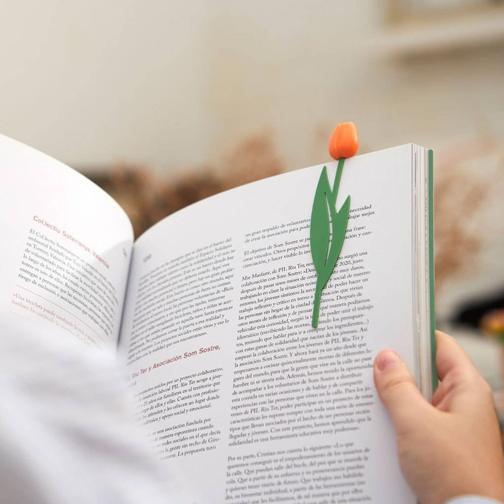 Lesezeichen mit orangefarbenem Tulpenmotiv