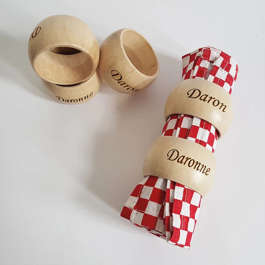 Oggetto regalo di design – ronds de serviette couple daronne et daron de carton et detoiles 