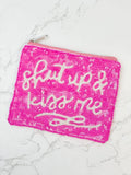 Pochette zippée à perles « Shut Up & Kiss Me »