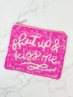 Pochette zippée à perles « Shut Up & Kiss Me »