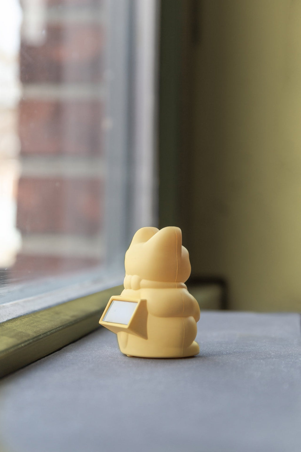 Mini Chat Chanceux Solaire Jaune