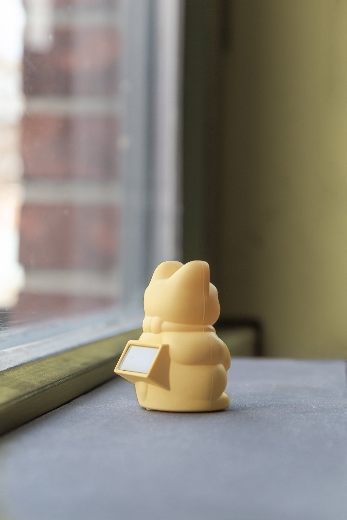 Mini Chat Chanceux Solaire Jaune