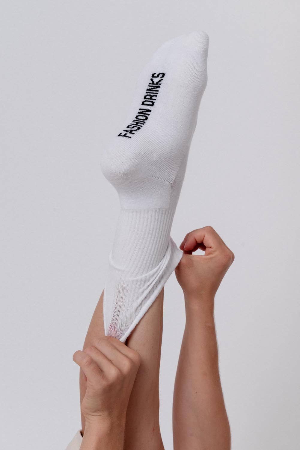 Chaussettes brodées Hugo Spritz | Oggetti di design e regali originali