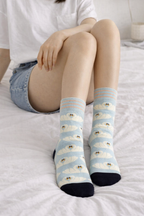 Schwäne in Liebe Socken