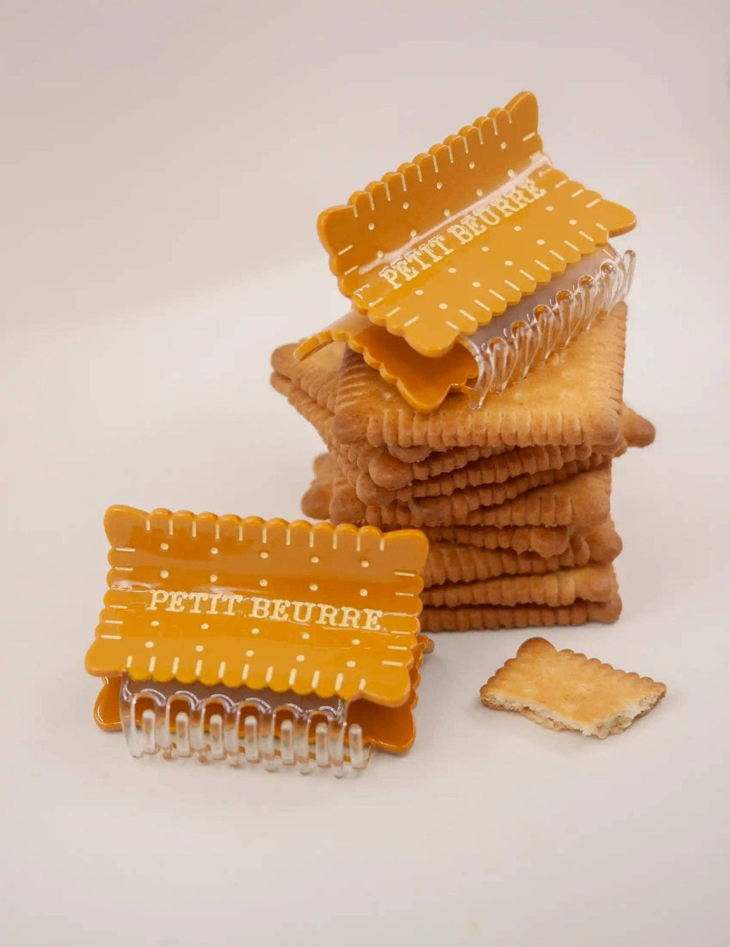 Designcadeau – Pince à cheveux – biscuit Petit Beurre français design soigné | Joanna Behar – vue 2