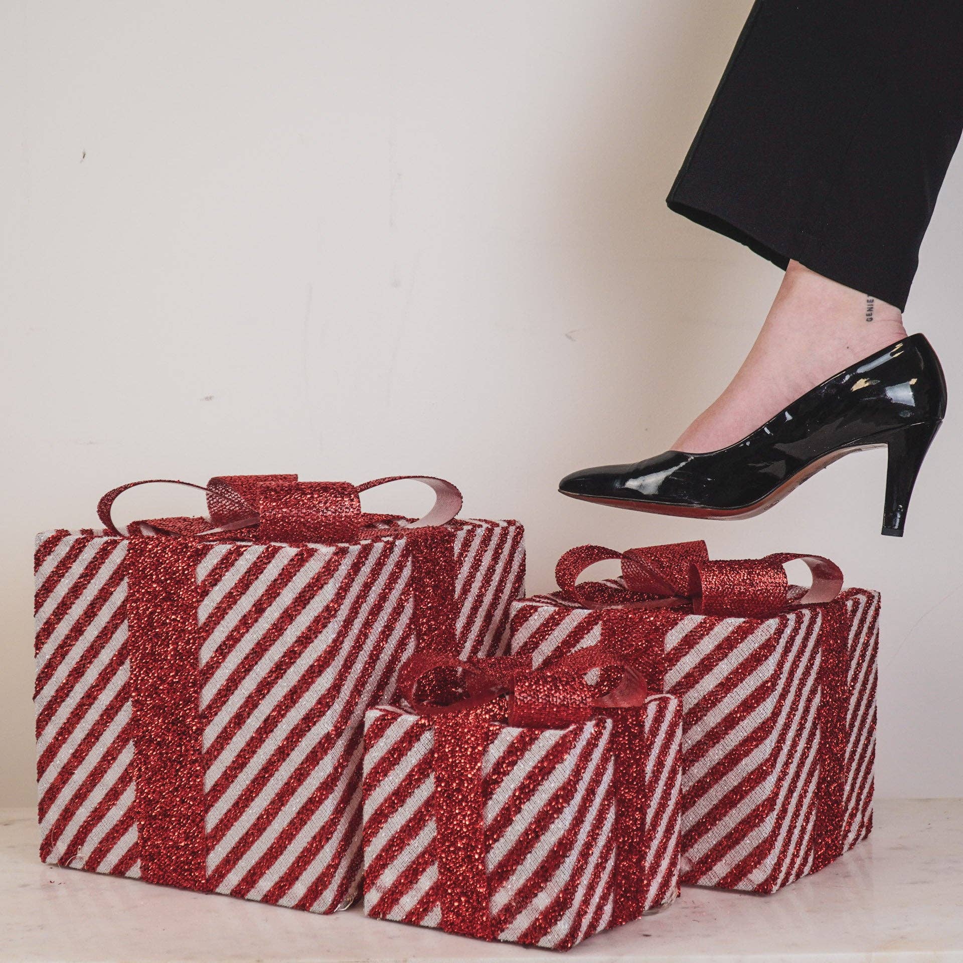 LED-Weihnachtsgeschenk – S3 – Polystyrol – Rot/Weiß – 15/20/25 cm