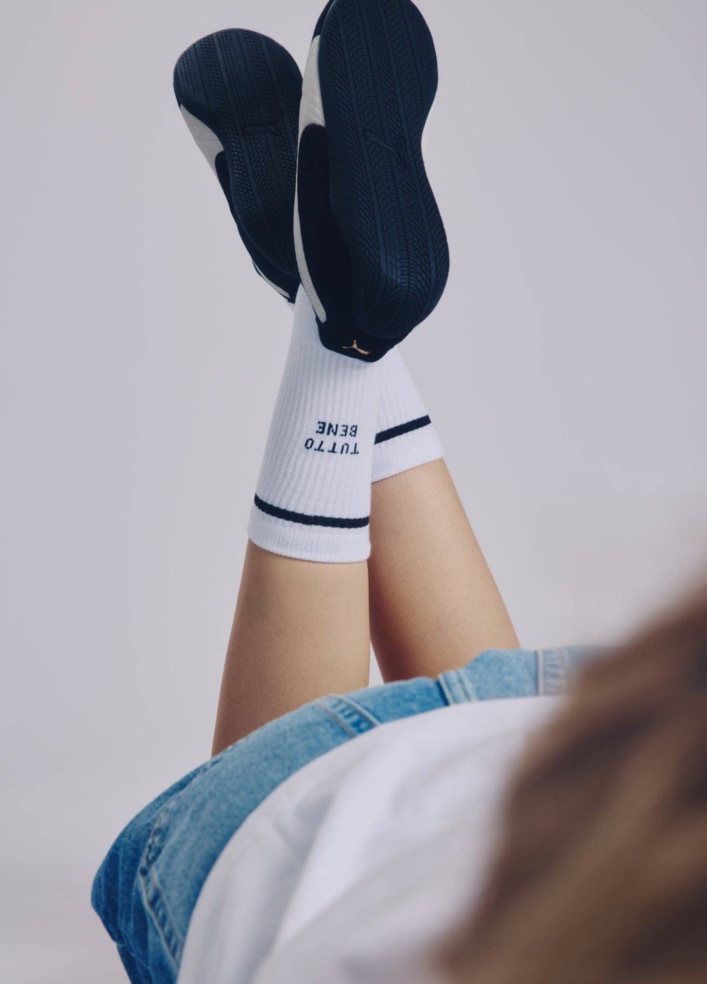 Socken mit der Aufschrift "TUTTO BENE"