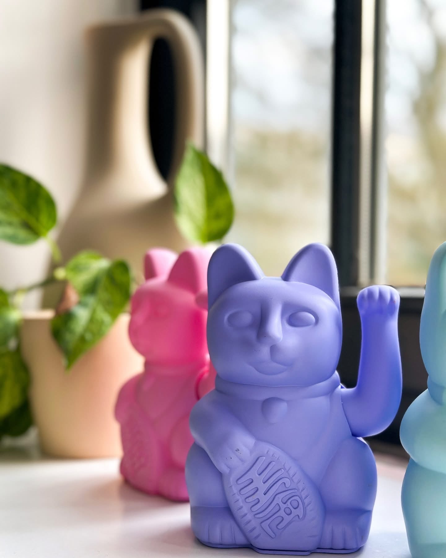 Chat Chanceux Rose Vif | Design-lahjat ja sisustustuotteet