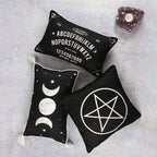 Petit coussin rectangulaire noir et blanc pour planche parlante