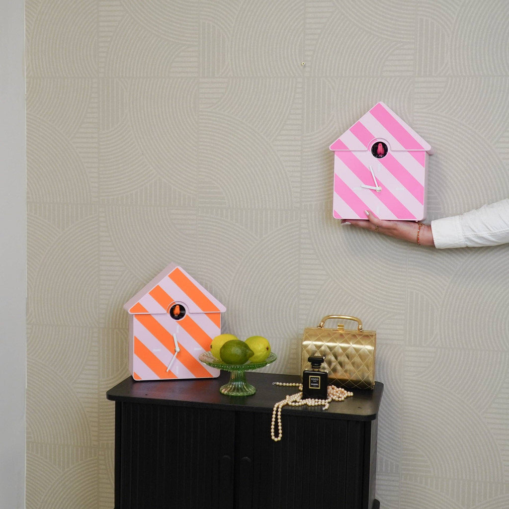 Uhr – Kuckucksuhr für die Wand – Muster – Orange/Rosa – 24 x 27 x 9 cm