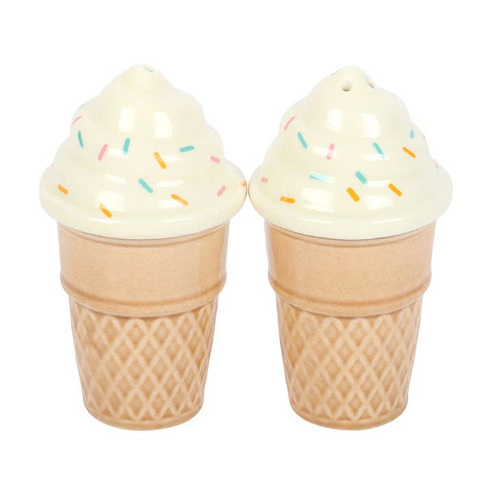 Salt and pepper shakers shaped like ice cream cones