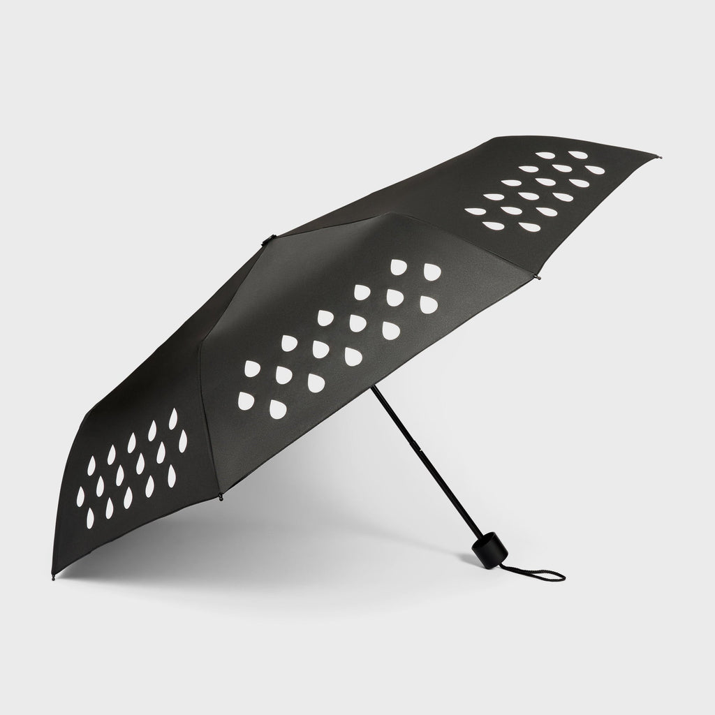 Colour-changing umbrella