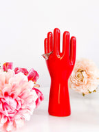 Roter Handschmuckhalter