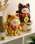 LuLu le Cochonnet - Maneki Lu (chat doré) — sculpture en bois 18cm