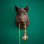 Wandleuchte „Willy das Wildschwein“, braunes Polyurethanharz