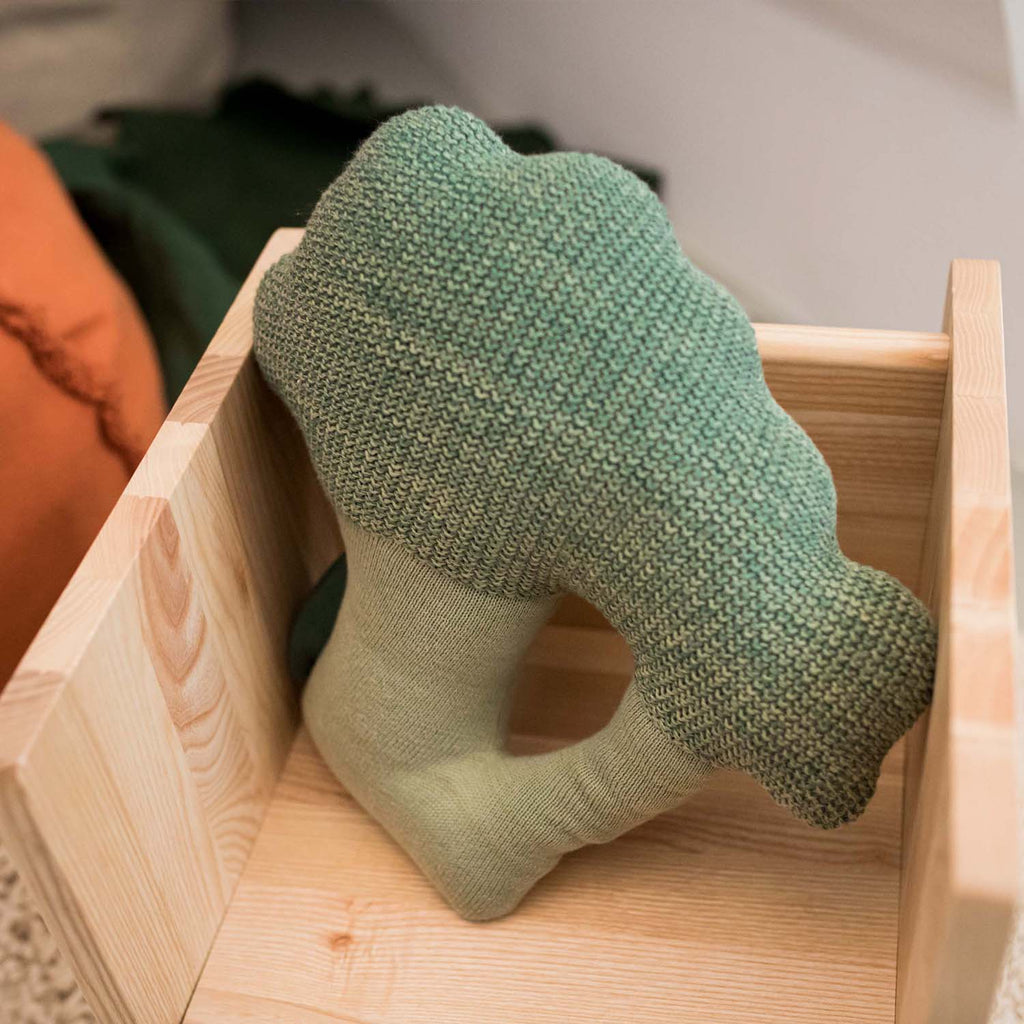Coussin tricoté Brucy le Brocoli – Oli&Carol x Lorena Canals – vue produit 4