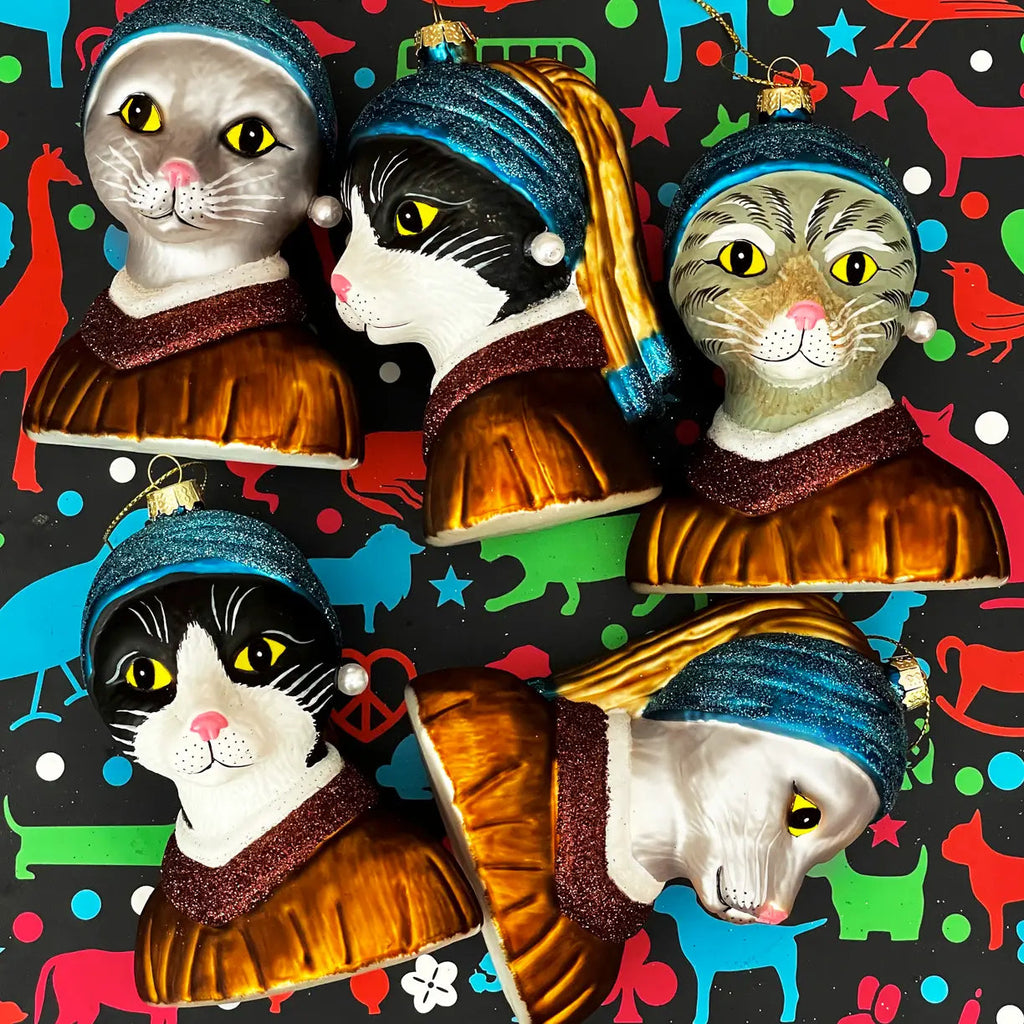 boule de noel jeune fille a la perle chat blanc naked decor 