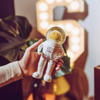 Designcadeau – Boule à Neige Astronaute SMILEY Donkey | Donkey France