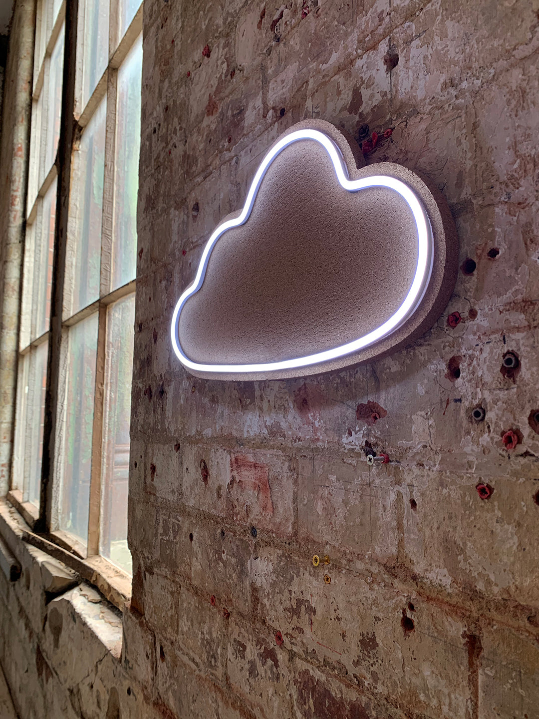 Tableau en li﻿ège avec LED - Cloud (nuage)