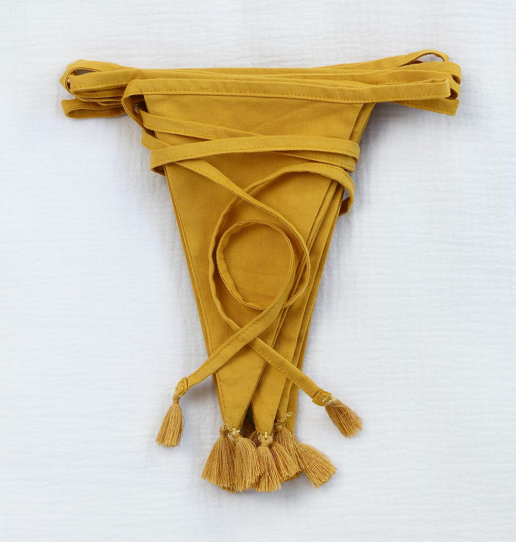 Guirlande décorative en coton - Ocre jaune – vue 4 – A Little Lovely Company