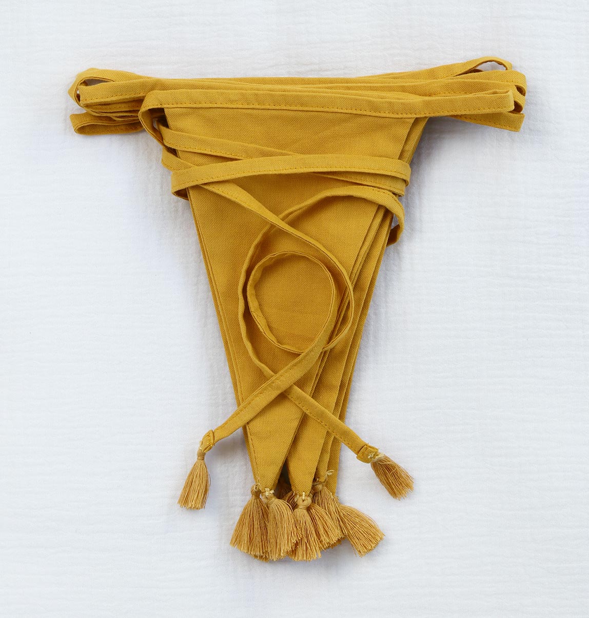 Guirlande décorative en coton - Ocre jaune – vue 4 – A Little Lovely Company