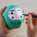 Oggetto regalo di design – daruma vert 