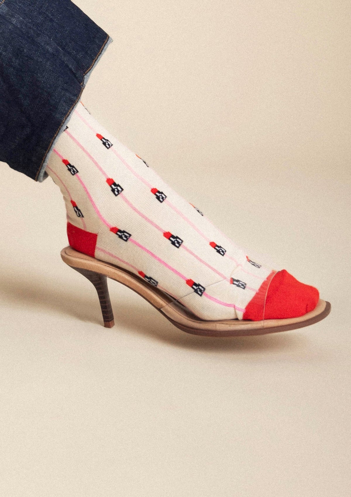 Chaussettes BeEmilyInParis Rouge à lèvres Beige – Besocks
