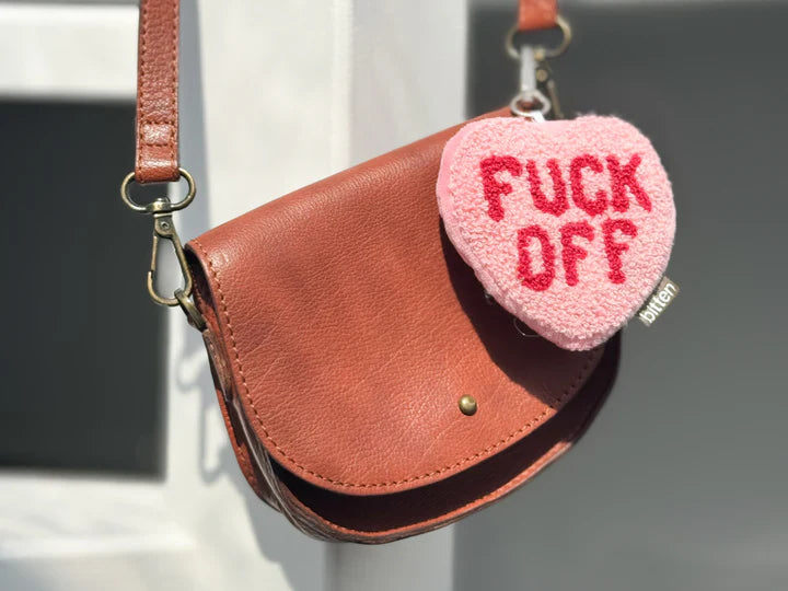Designcadeau – porte cles coeur fuck off bitten