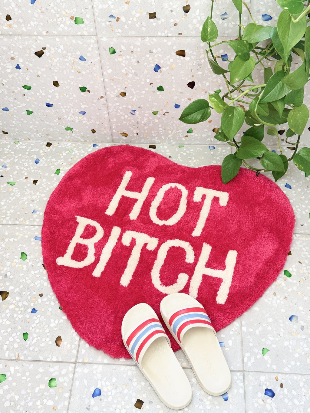 Tapis Cœur « Hot Bitch » – Bitten