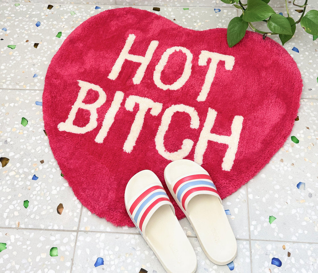 Tapis Cœur « Hot Bitch » – Bitten