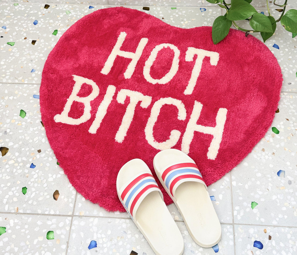 Tapis Cœur « Hot Bitch » – Bitten