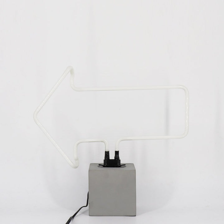 Regalo de diseño – neon concrete base arrow 