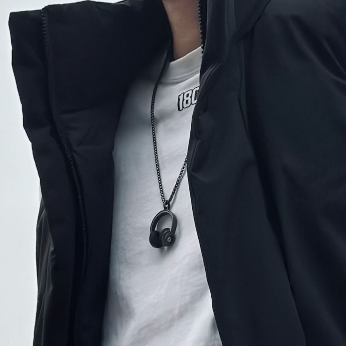 Collier Casque Audio Meta[l]morphose – vue 4