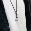 Collier Guitare et Médiator Meta[l]morphose – vue principale