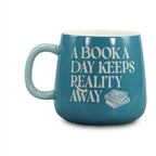 Mug ovale A Book A Day Keeps Reality Away - 370 ml