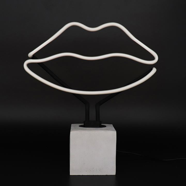 neon concrete base lips 