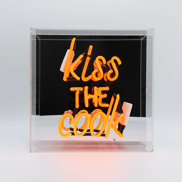 Regalo de diseño – acrylic box neon kiss the cook orange 