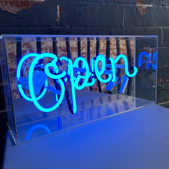 Oggetto regalo di design – acrylic box neon open 