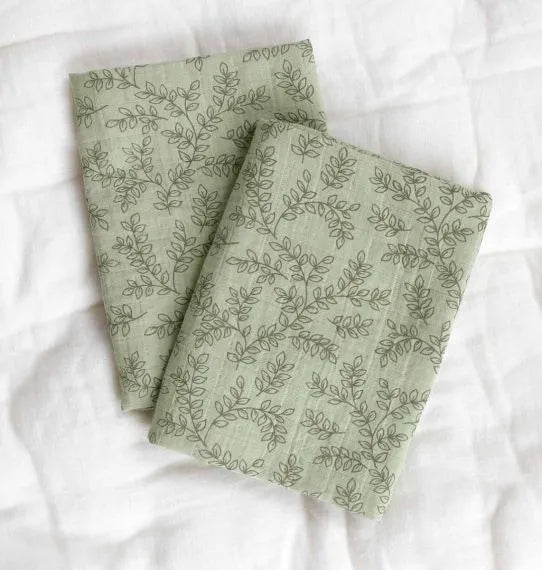 Lot de 2 langes en coton bio - Feuilles Sauge – vue 6 – A Little Lovely Company