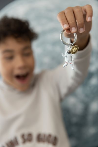 Oggetto regalo di design – porte cles astronaute metalmorphose 