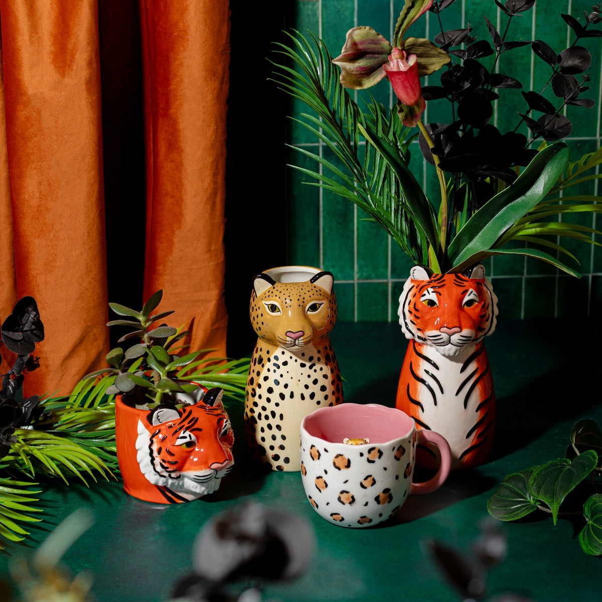 Tigerförmige Vase