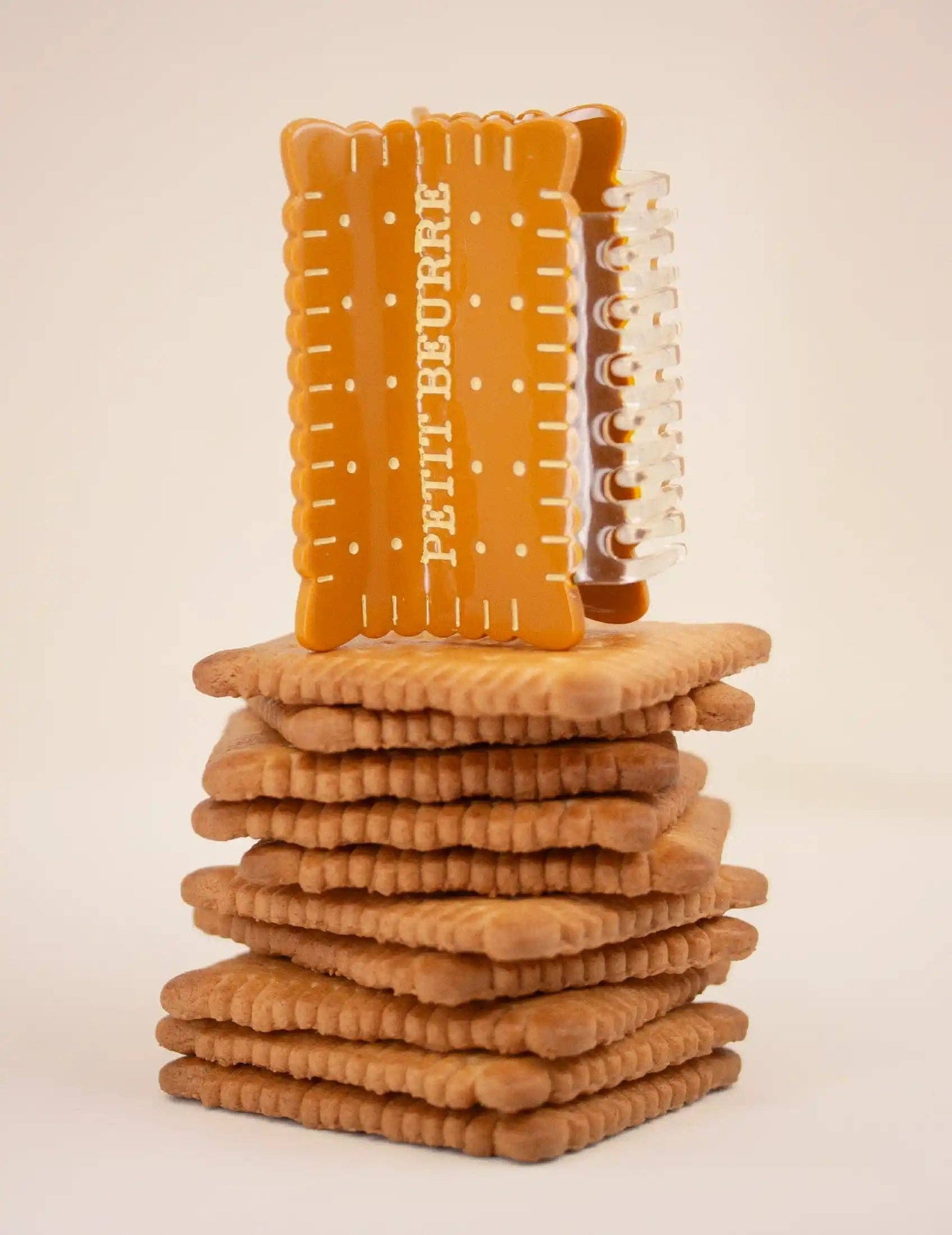 Designcadeau – Pince à cheveux – biscuit Petit Beurre français design soigné | Joanna Behar – vue 4